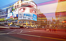 Investment platforms bet on advertisement campaigns to attract retail clients