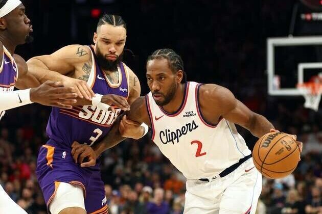 Torrid Clippers take on suddenly surging Sixers