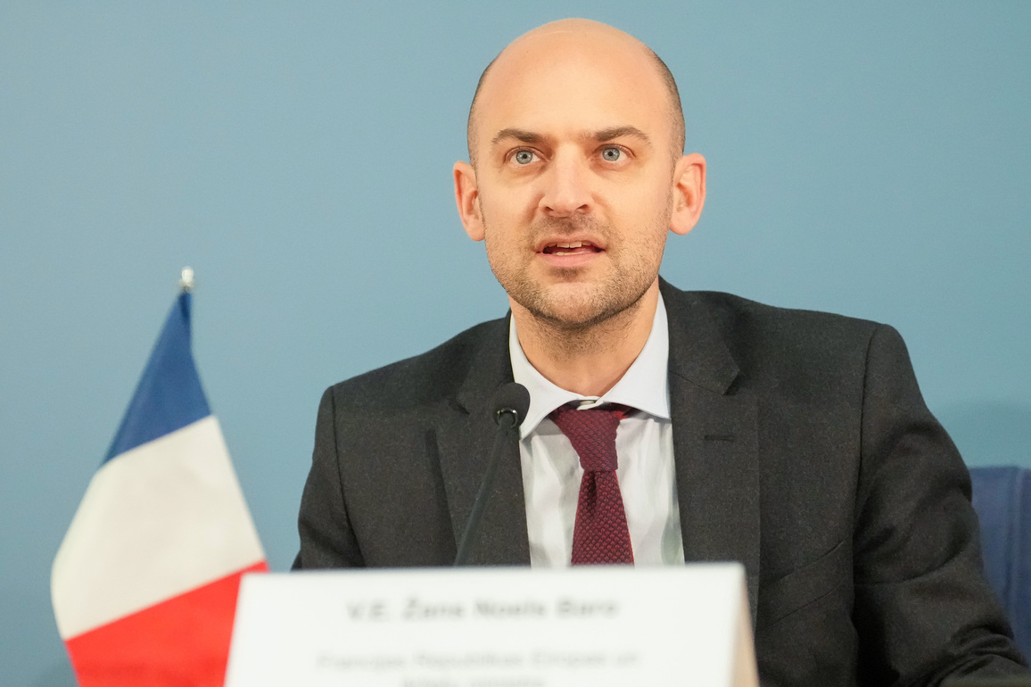 LATVIA-RIGA-FRANCE-FM-PRESS CONFERENCE