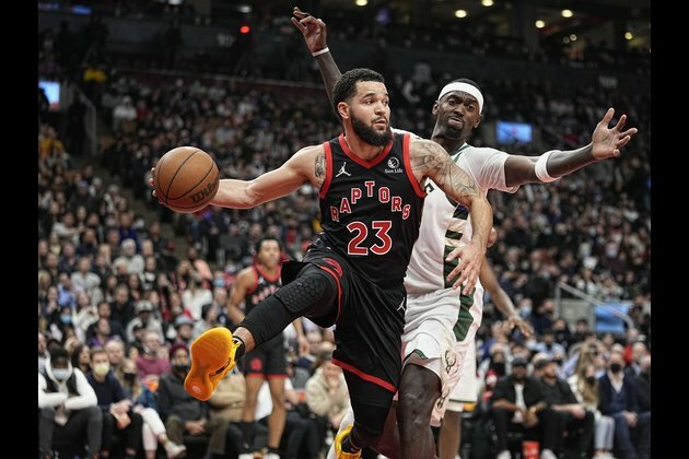 Raptors stop Bucks' winning streak as Antetokounmpo sits