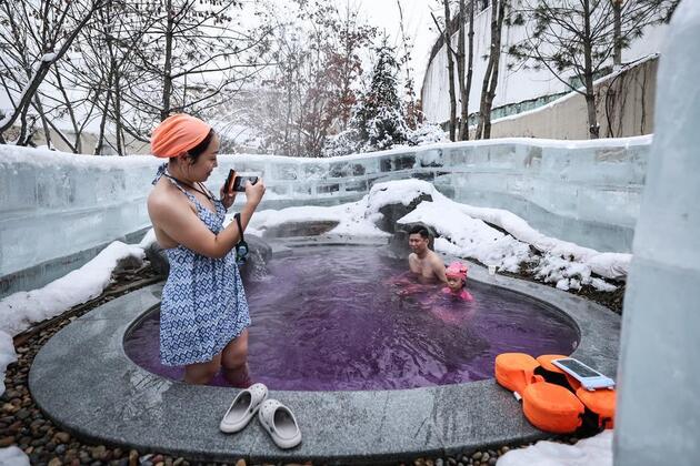 GLOBALink | "Hot and cold" blending gains popularity among winter tourists flocking to NE China's Shenyang