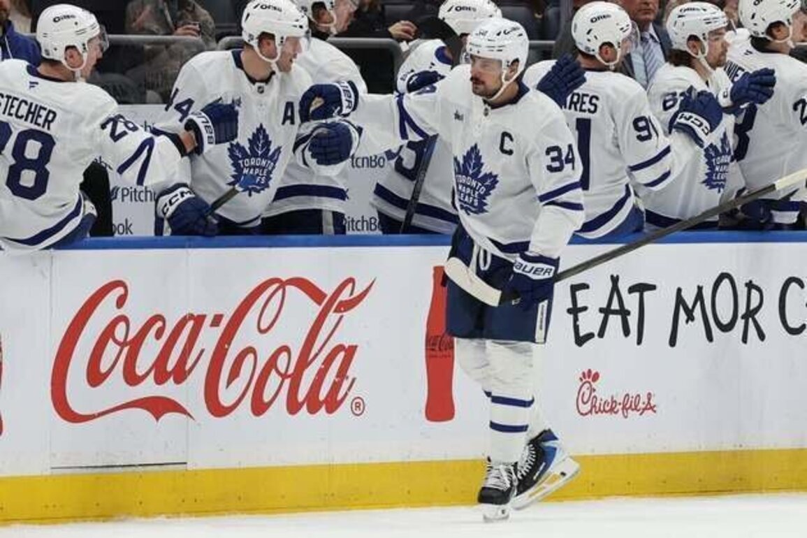 Auston Matthews scores twice to become Leafs' all-time goal-scoring leader