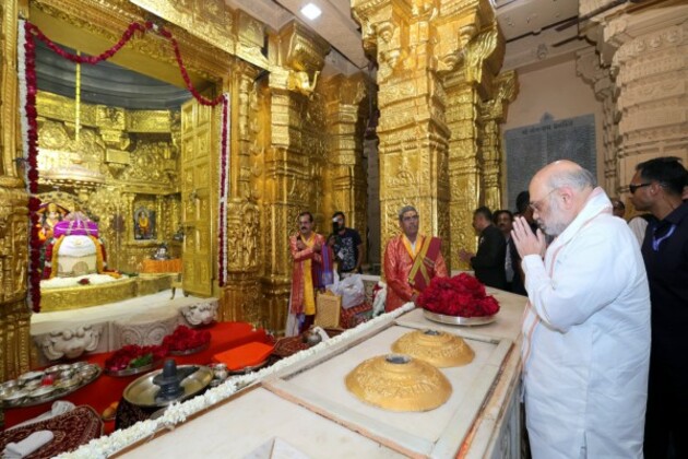 Amit Shah offers prayers at Somnath Temple in Gujarat