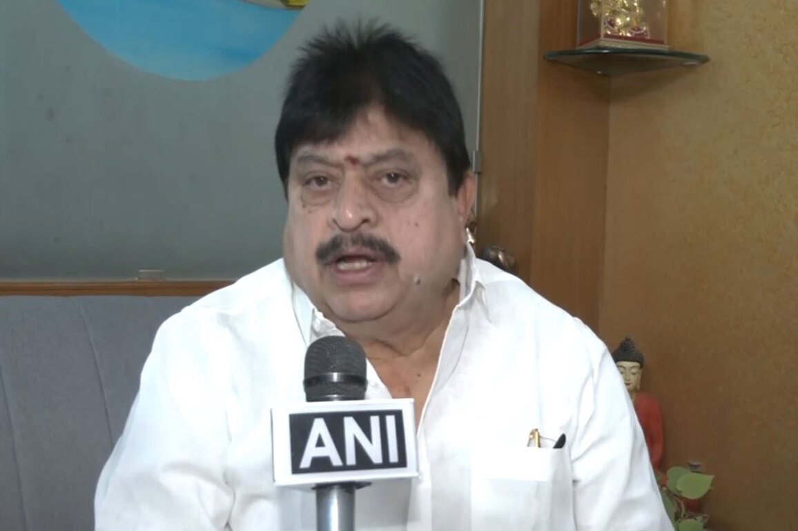"Everyone should realise that Communists, Congress gave wrong notion of our history": Telangana BJP chief backs Mohan Bhagwat's remarks