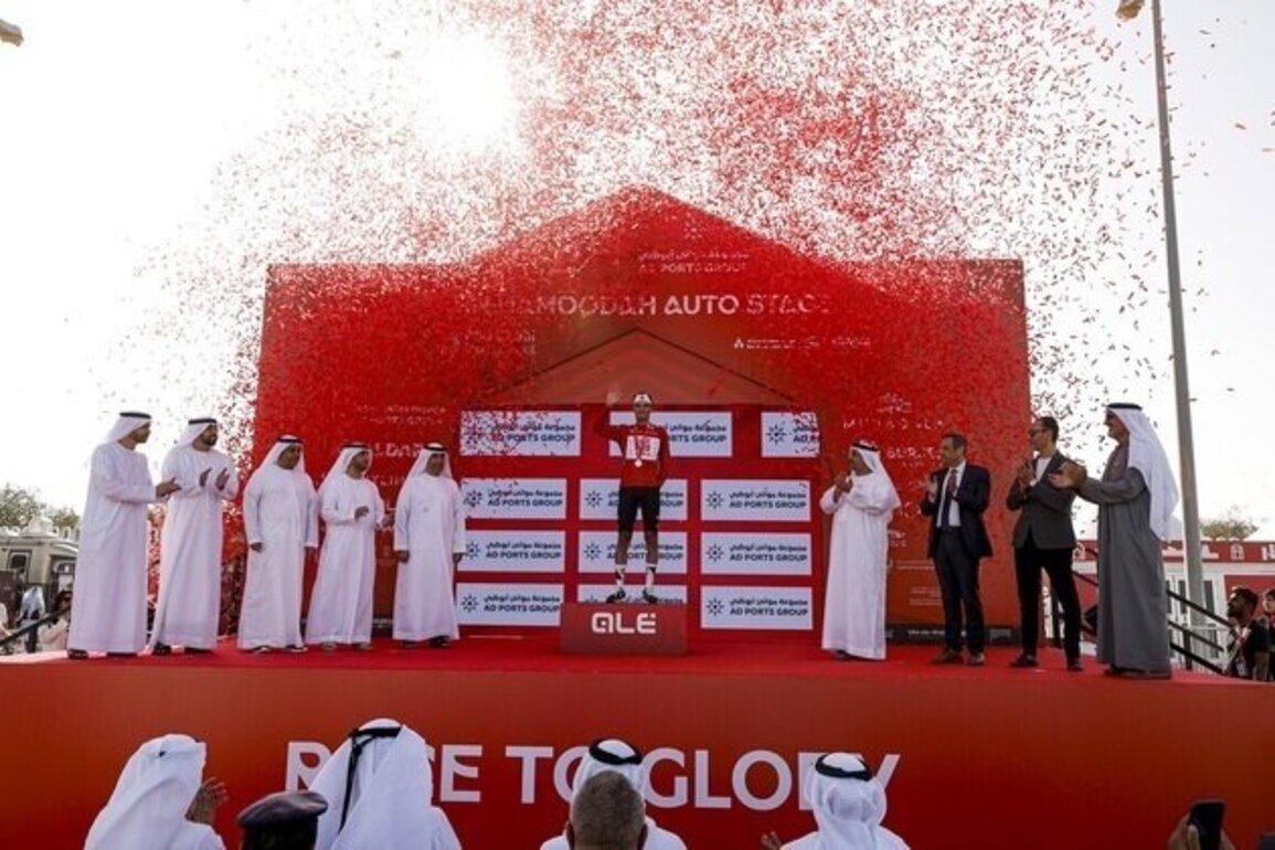 Del Toro storms to victory on Stage 1 of UAE Tour