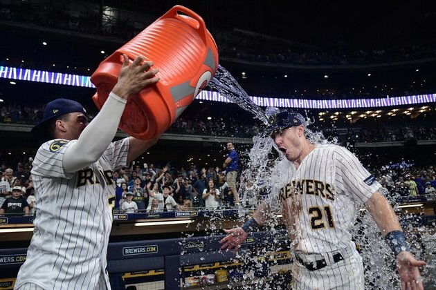 Brewers aim to gain another win, sweep series vs. Nats