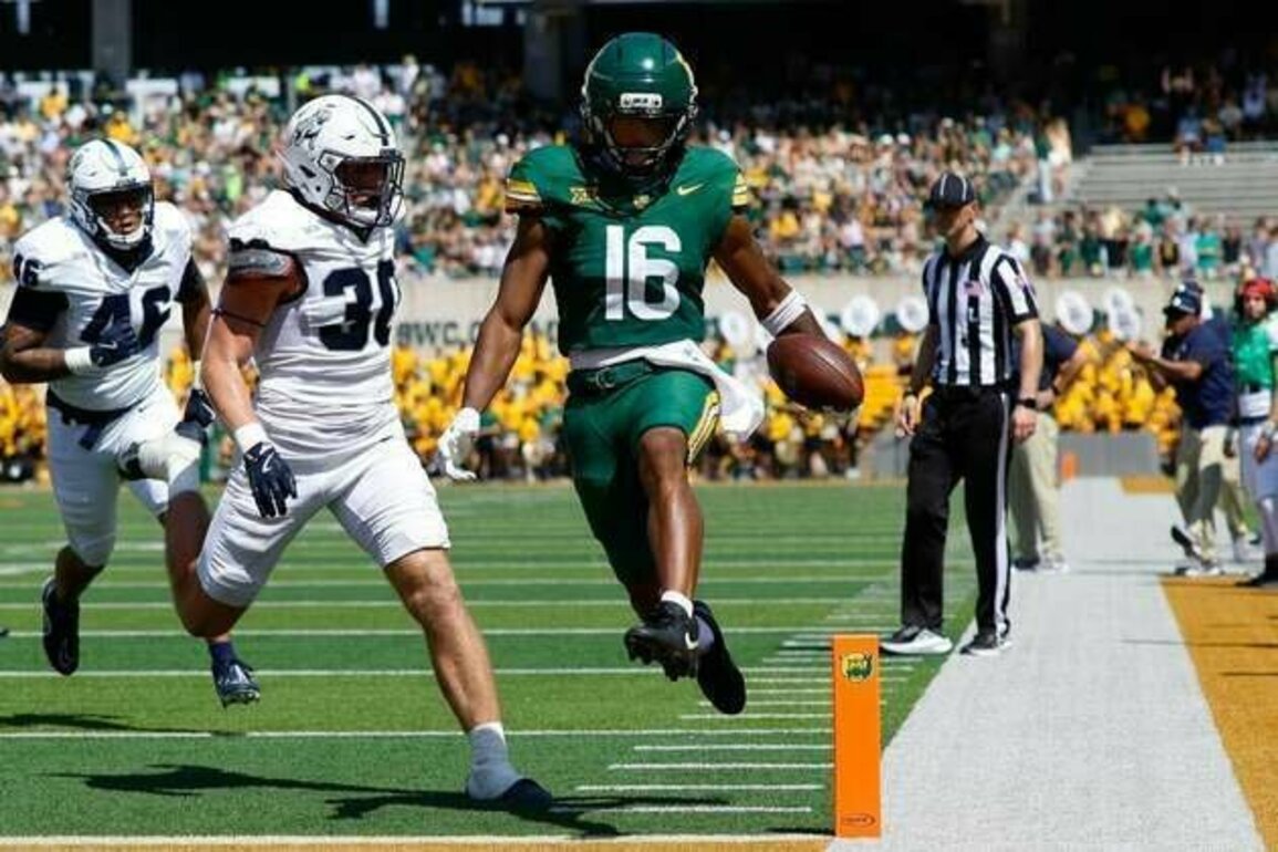 Baylor uses big first half to put away Stamford