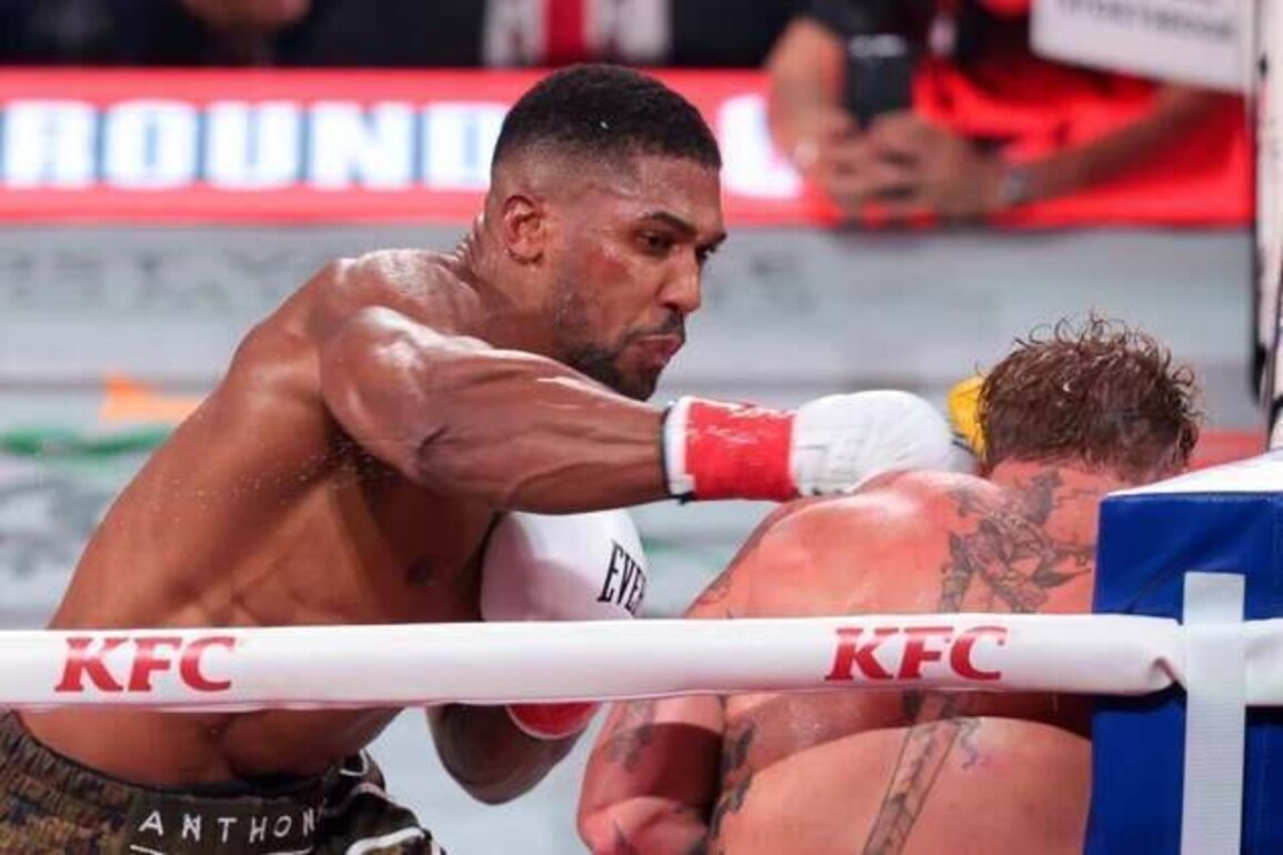Anthony Joshua returns to gym following fatal Nigeria car crash
