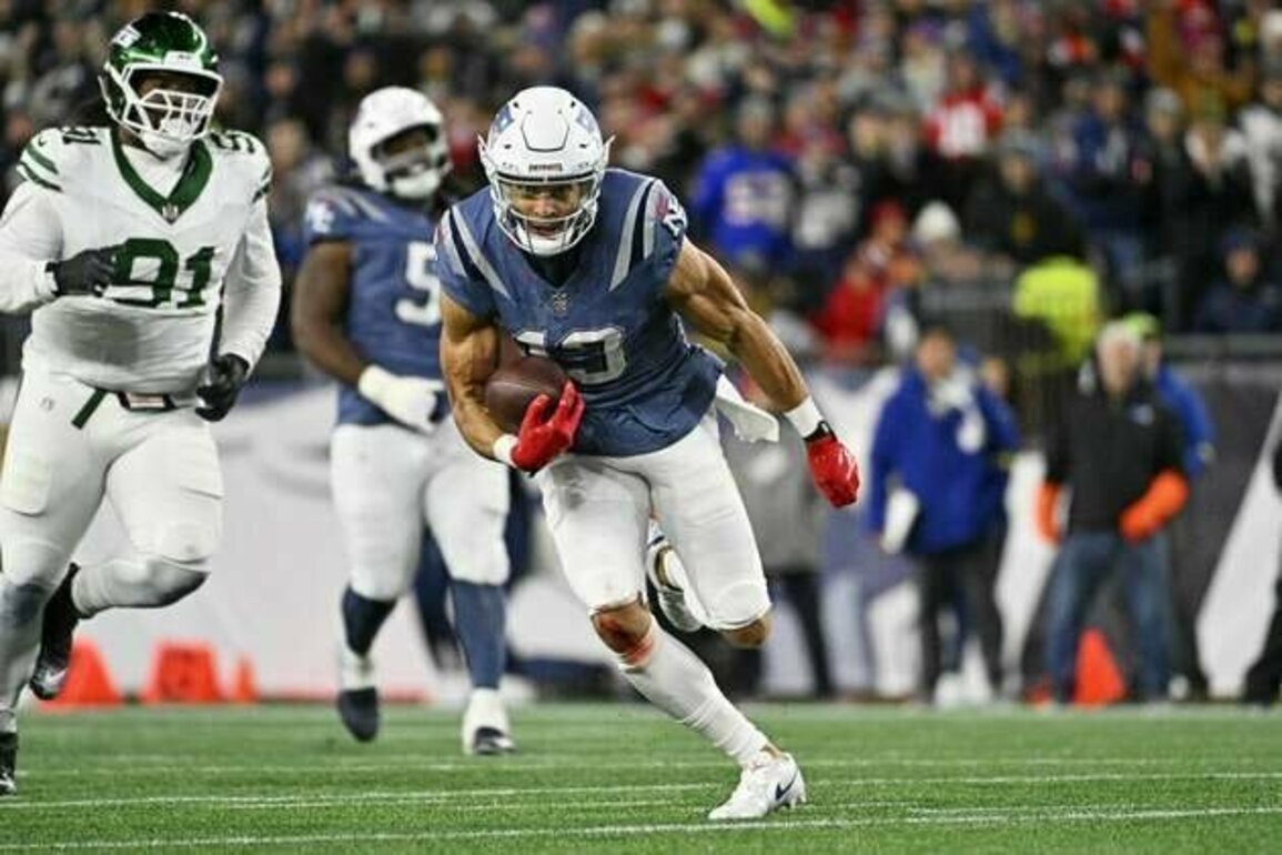 TreVeyon Henderson's 3 TDs send Patriots past Jets for 8th win in row