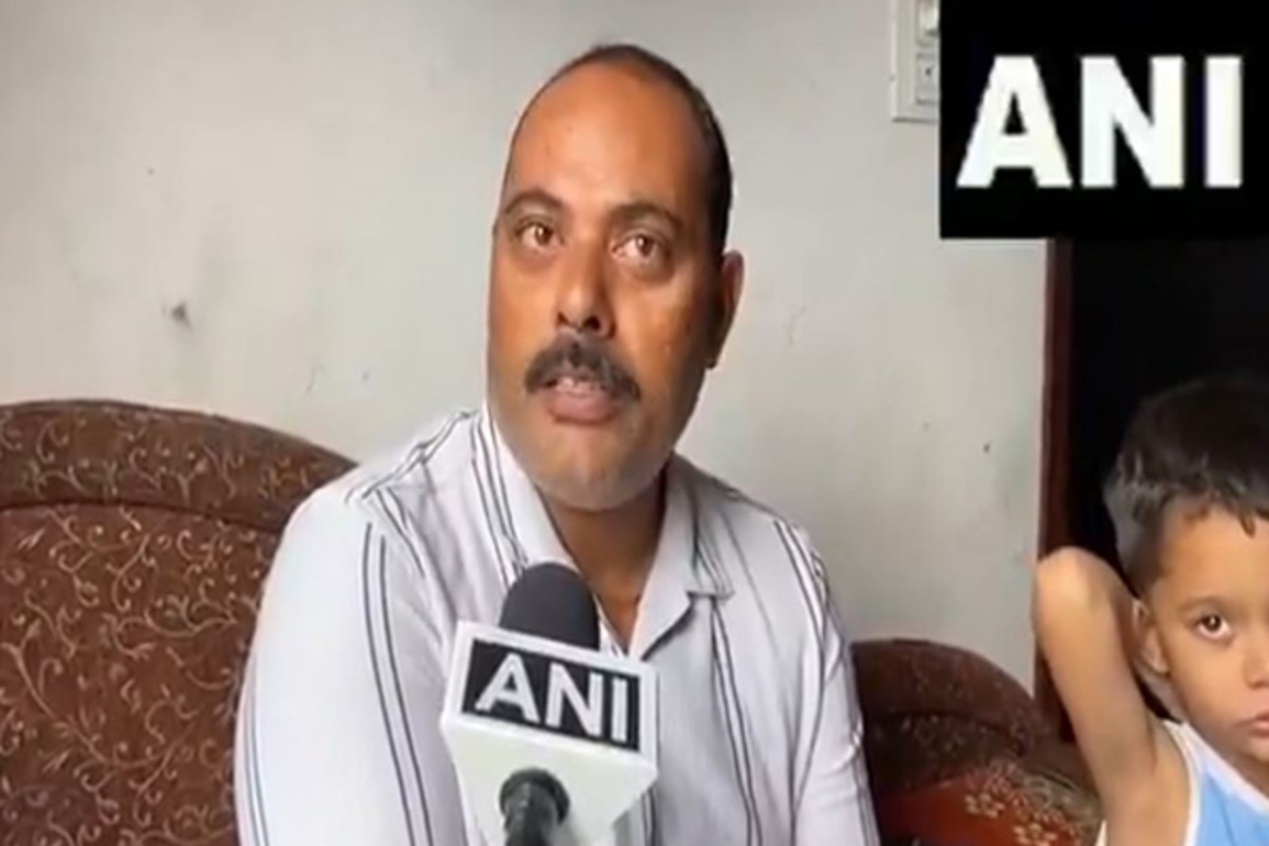 5-year-old attacked by stray dogs in Udaipur, father of victim hits out at dog lovers protesting against SC order