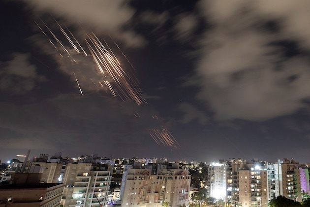 U.S. bases in Kuwait, Bahrain and Jordan come under Iranian fire