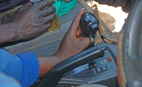 Makanika ng'alaga enkola y'emmotoka ya Automatic. Makanika ng'alaga enkola y'emmotoka ya Automatic.