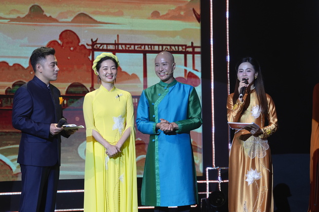 VIETNAM-HANOI-MID-AUTUMN FESTIVAL-GALA-CULTURE