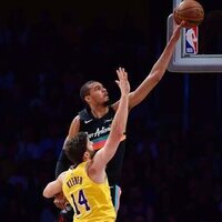 Victor Wembanyama's 25-point quarter sparks Spurs' rout of Lakers