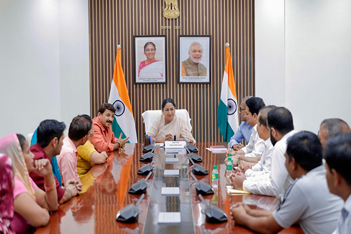 CM Rekha Gupta facilitates electricity connections for 36 Harsh Vihar families in Delhi after years of wait