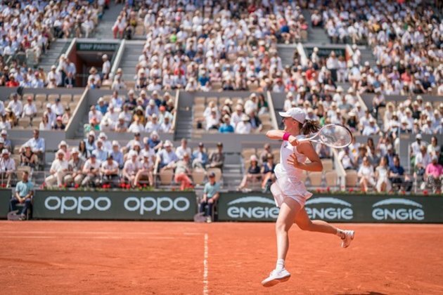French Open: Iga Swiatek ousts Coco Gauff to reach semifinals