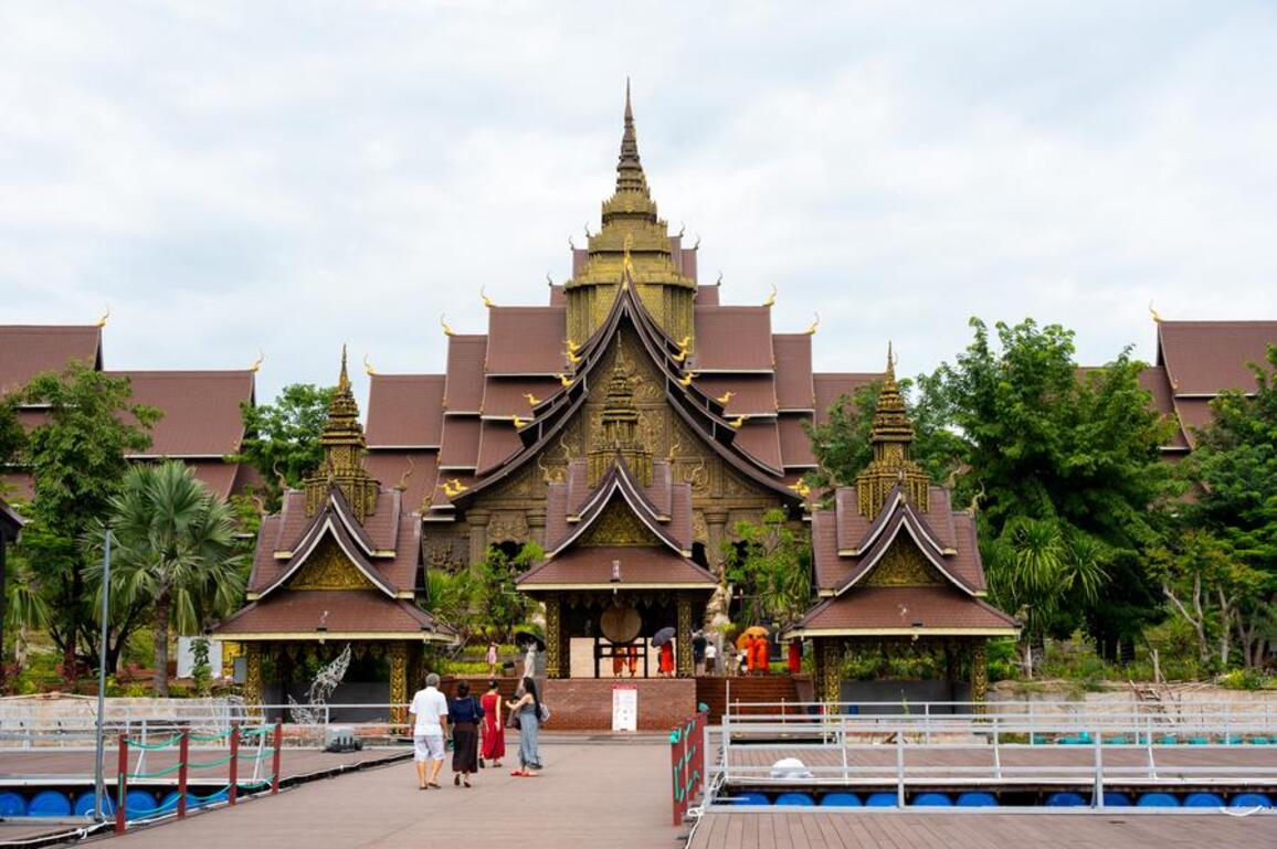 Laos expands eco-friendly mosquito method to combat dengue