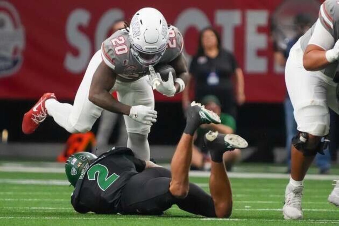 Ohio's defense stifles UNLV in Frisco Bowl victory
