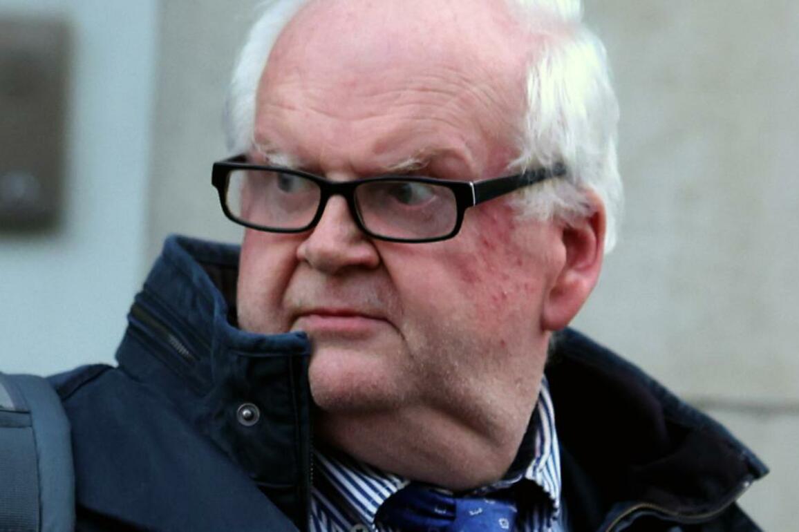 Convicted teacher Baxter 'sent unsolicited image of schoolgirl'