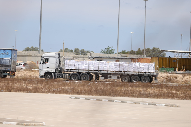 ISRAEL-GAZA-BORDER-KEREM SHALOM CROSSING-TRUCK-AID