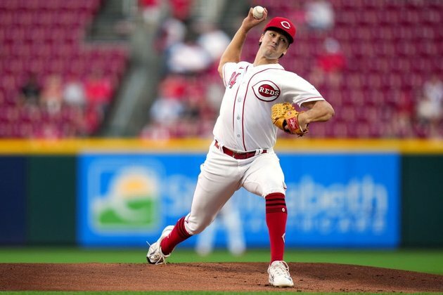 Reds get 7 strong innings from Connor Phillips, top Twins