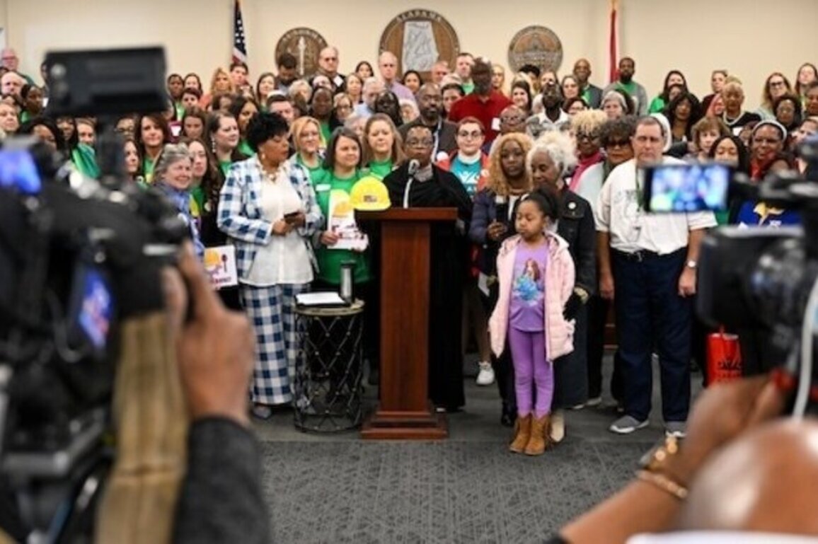 No-cost school breakfast: Alabama at a funding crossroads 