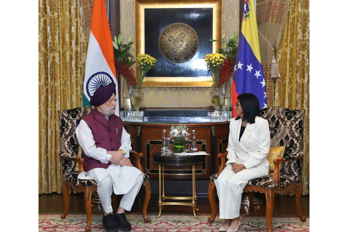 Hardeep Singh Puri meets Rodriguez, says "technical team will visit Venezuela soon to explore opportunities in energy"