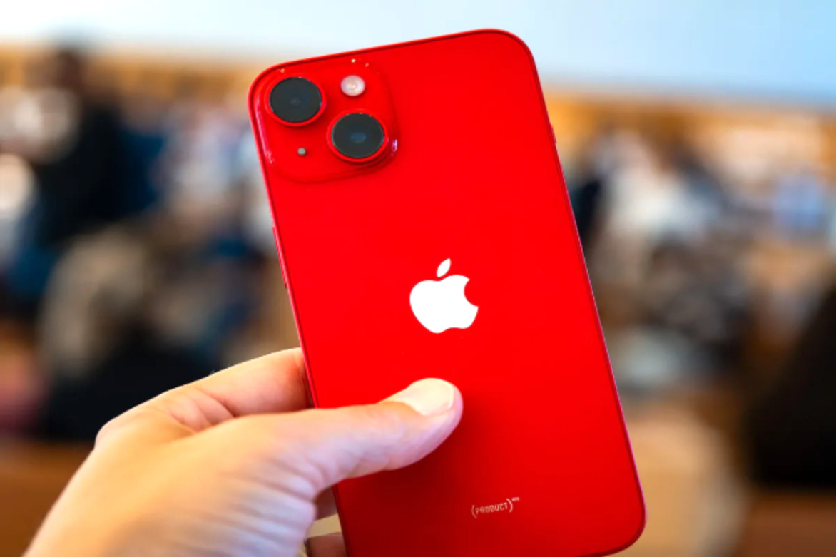 Apple airlifts 600 tons of iPhones from India 'to beat' Trump tariffs