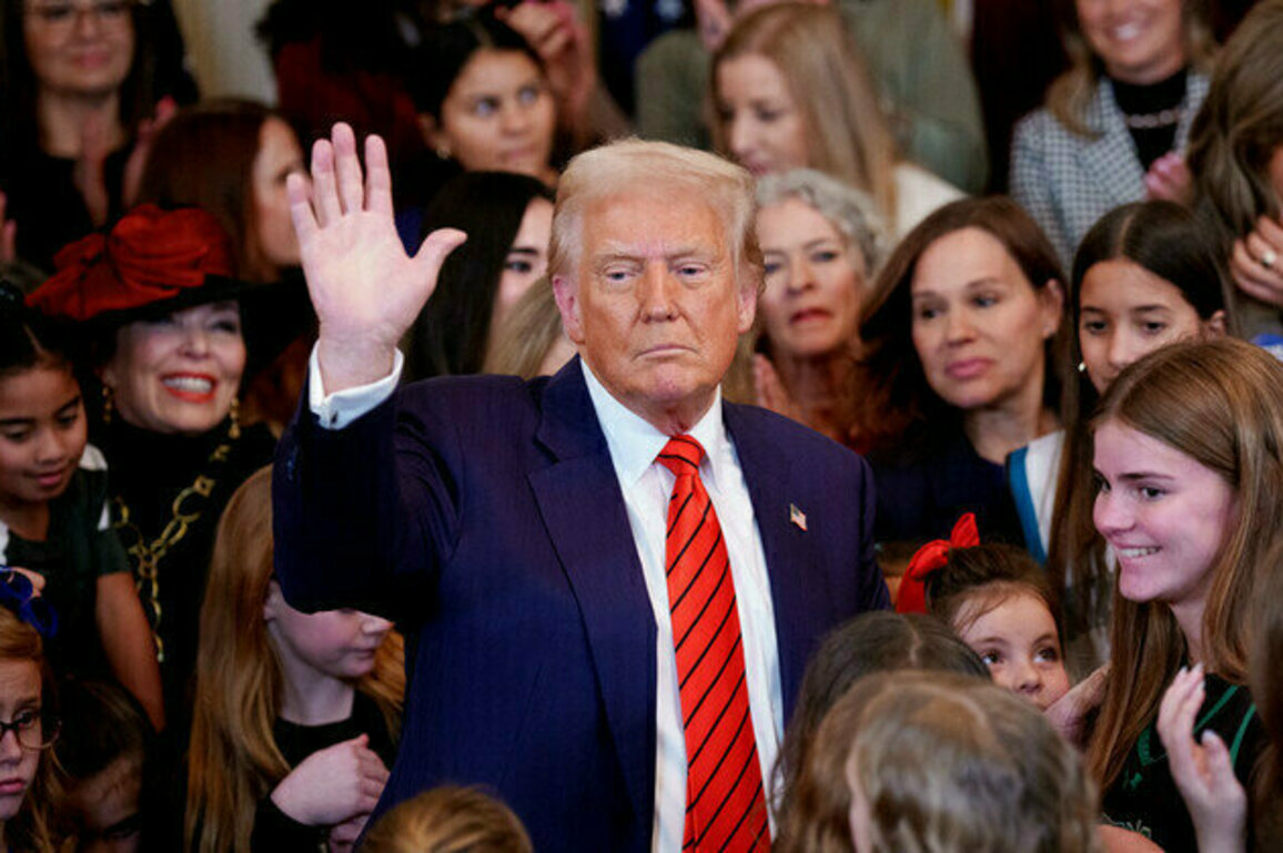 Trump offers resettlement to white South Africans