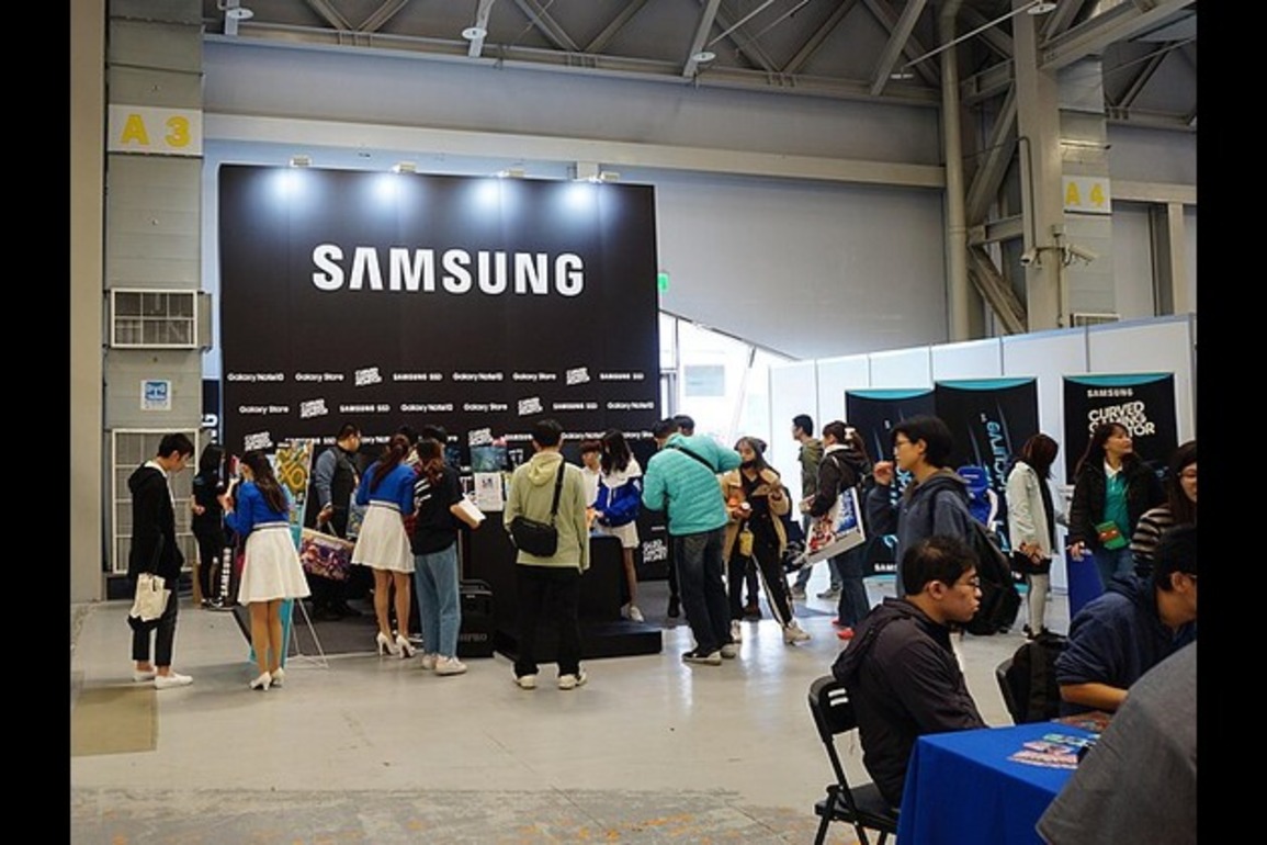 Samsung, union return to negotiations to avert possible strike