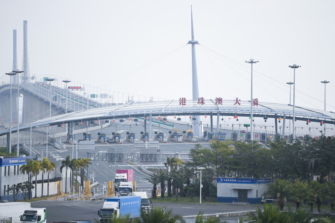 CHINA-HONG KONG-ZHUHAI-MACAO BRIDGE-100 MLN TRIPS (CN)