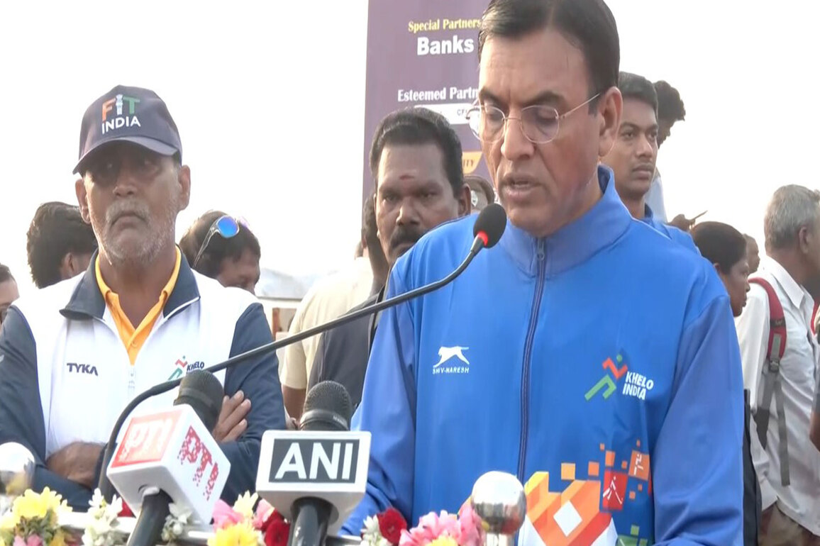 Union Minister Mansukh Mandaviya marks first anniversary of 'Fit India Sundays' in Puducherry