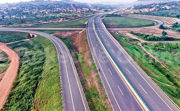 Ekitundu ku luguudo lwa Entebbe Express Highway olw’okusasulira. Ekitundu ku luguudo lwa Entebbe Express Highway olw’okusasulira.