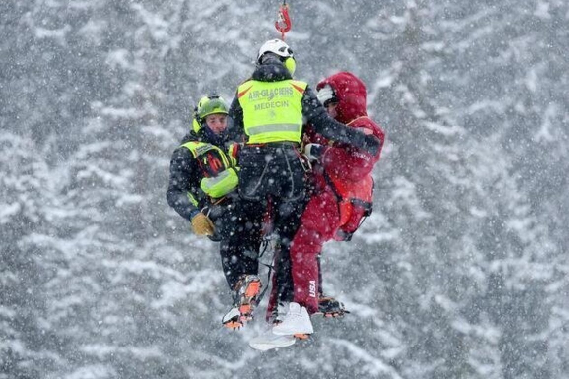 Lindsey Vonn: 'Olympic dream not over' after hurting knee in crash