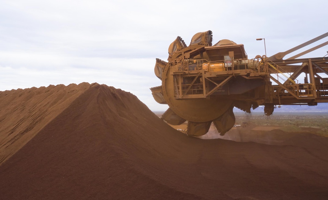 Fortescue warns of US$150M hydrogen hit amid record metal year