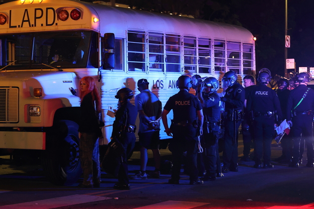 U.S.-LOS ANGELES-CURFEW