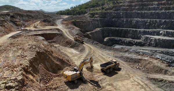 Tungsten miner EQR hits up investors again