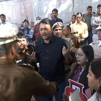 AAP protests against BJP, alleges Delhi govt failure in providing free LPG cylinders