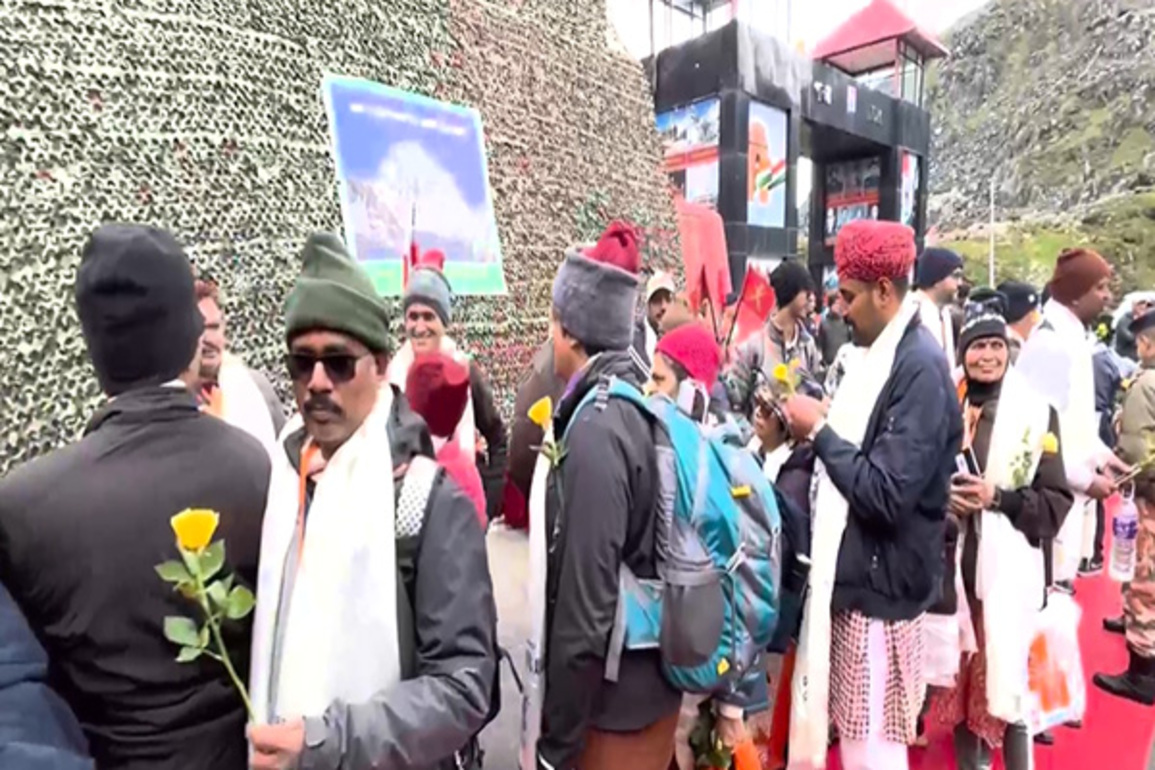 Sikkim Governor Om Prakash Mathur flags off first batch of Kailash Mansarovar Yatra pilgrims