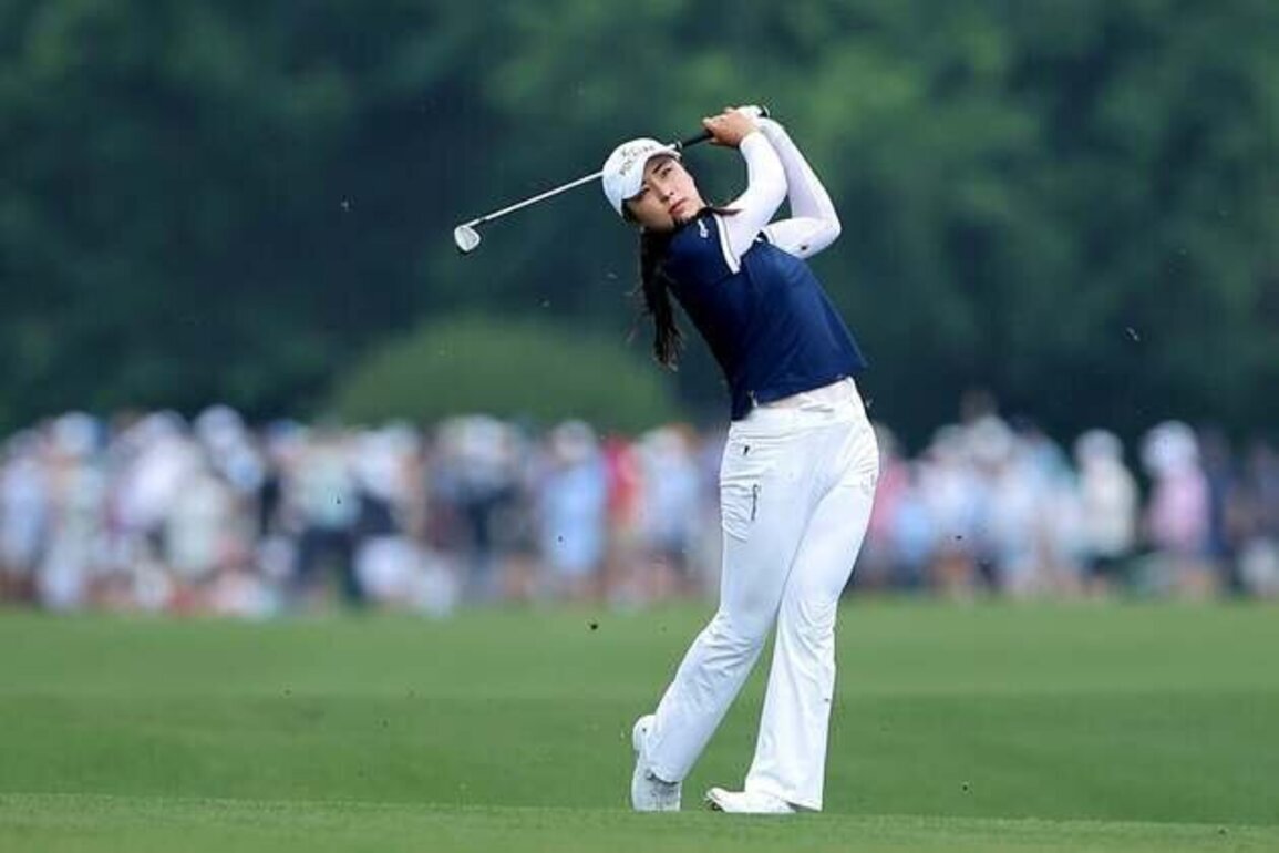 Three share lead at Queen City, with world No. 1 and 2 lurking