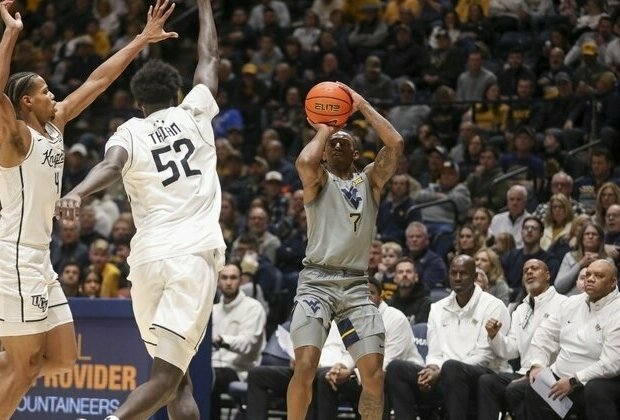 Javon Small leads West Virginia over UCF in season finale