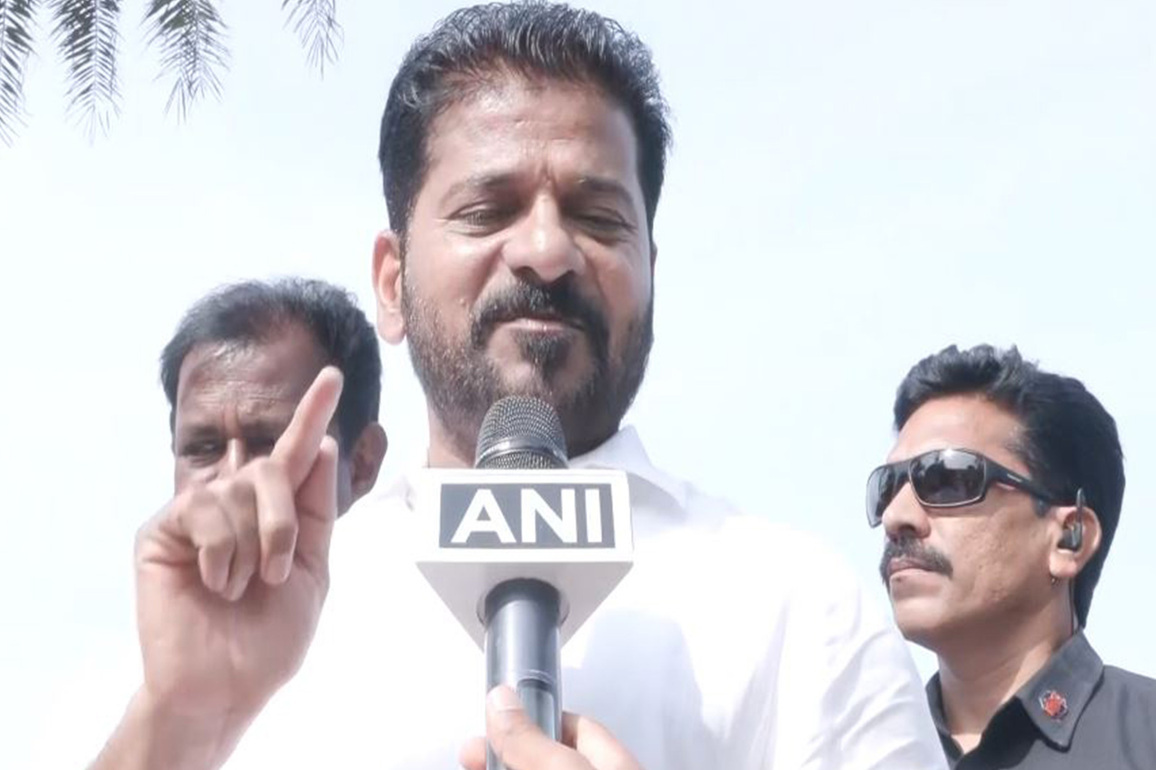 Revanth Reddy throws debate challenge to Pinarayi Vijayan, says "competition not between Telangana and Kerala"
