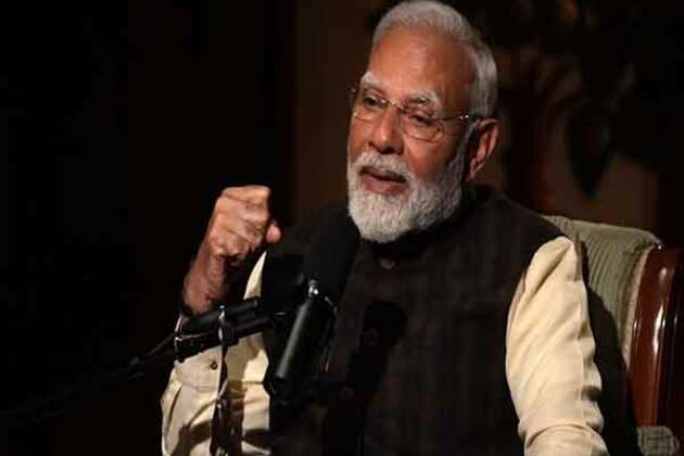 "Maradona was a true hero": Narendra Modi on Football's GOAT debate