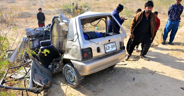  ( SpotNews ) PAKISTAN - JAMSHORO - ROAD ACCIDENT