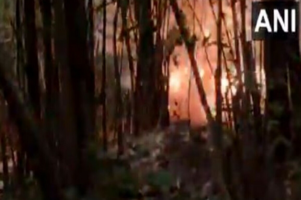Chhattisgarh: 2 IEDs of 5 kg destroyed by BDS of security force in Gaurmund forest
