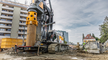 The Liebherr LB 55 drilling rig is ideal for bored piles with large diameters
