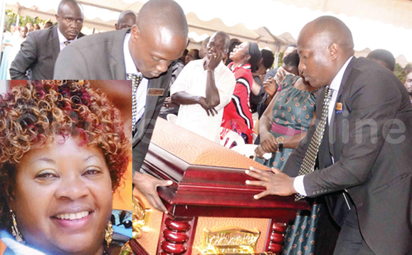 Aba A Plus abakola ku by’okuziika nga batuusa omulambo gwe baggye ku Kadic e Bukoto.mu Katono ye mugenzi Wamala Aba A Plus abakola ku by’okuziika nga batuusa omulambo gwe baggye ku Kadic e Bukoto.mu Katono ye mugenzi Wamala