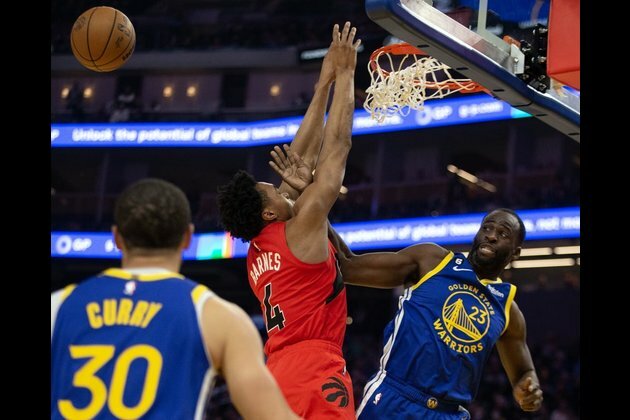 Warriors pick apart Raptors in 129-117 win