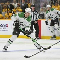 Stars dig out of early hole, score last to beat Predators