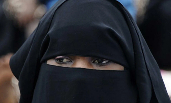 Dutch ban on burqas in public places takes effect Dutch ban on burqas in public places takes effect
